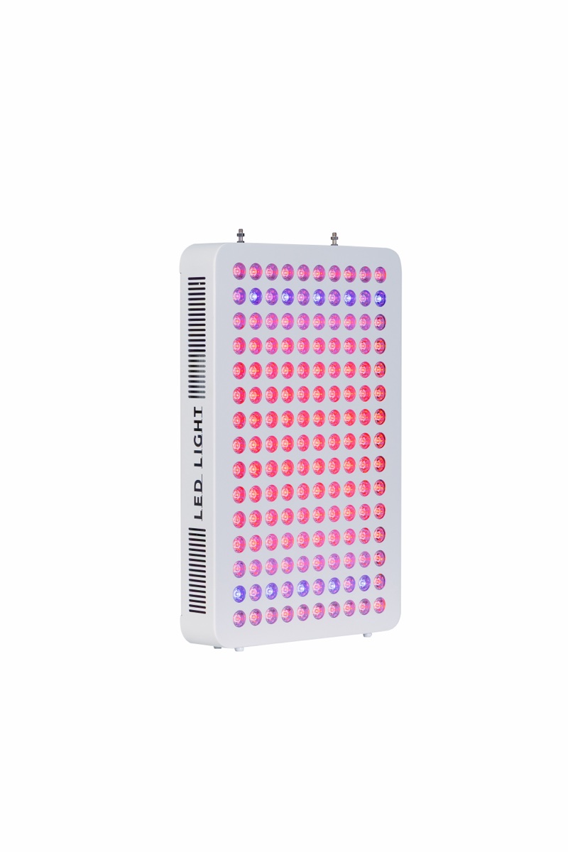RED LIFE PRO750-FS7 — 7-Wavelength Half Body Panel